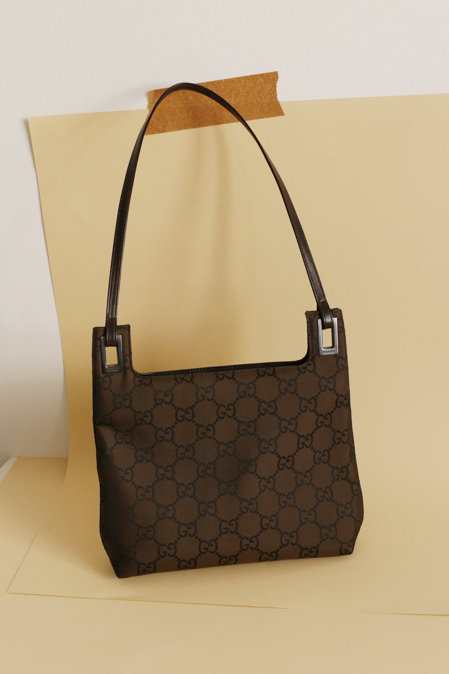 GUCCIバッグ　ヴィンテージ Vintage Gucci Bag from the Tom Ford Era (Logo-Canvas) – Maison Rivée