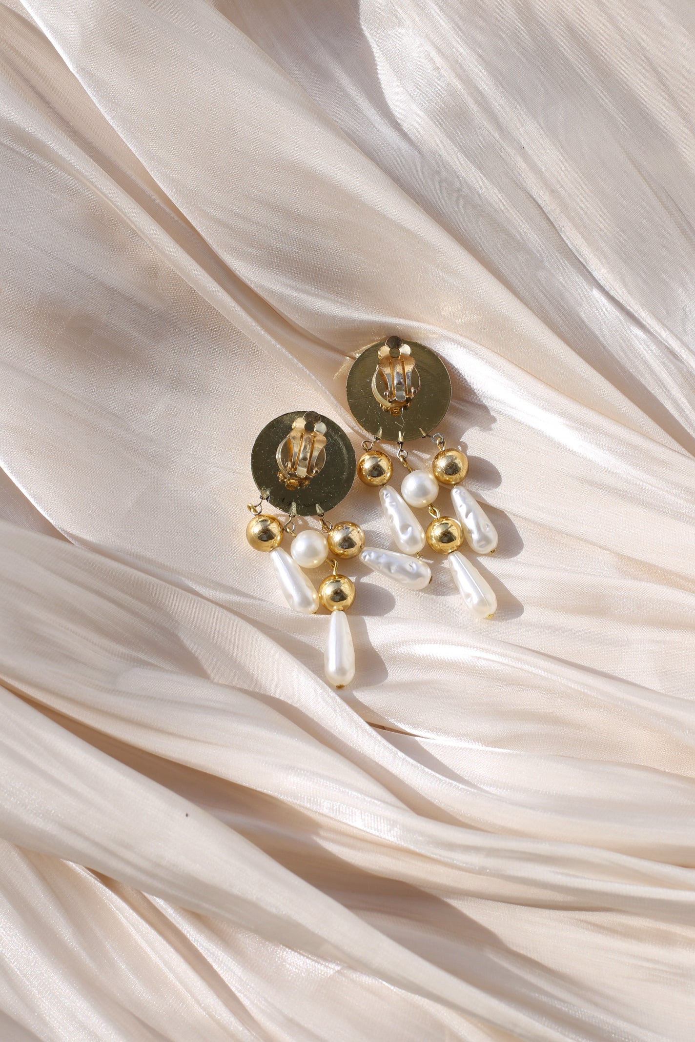 Isolde Vintage Perlen-Kronleuchter-Clip-Ohrringe