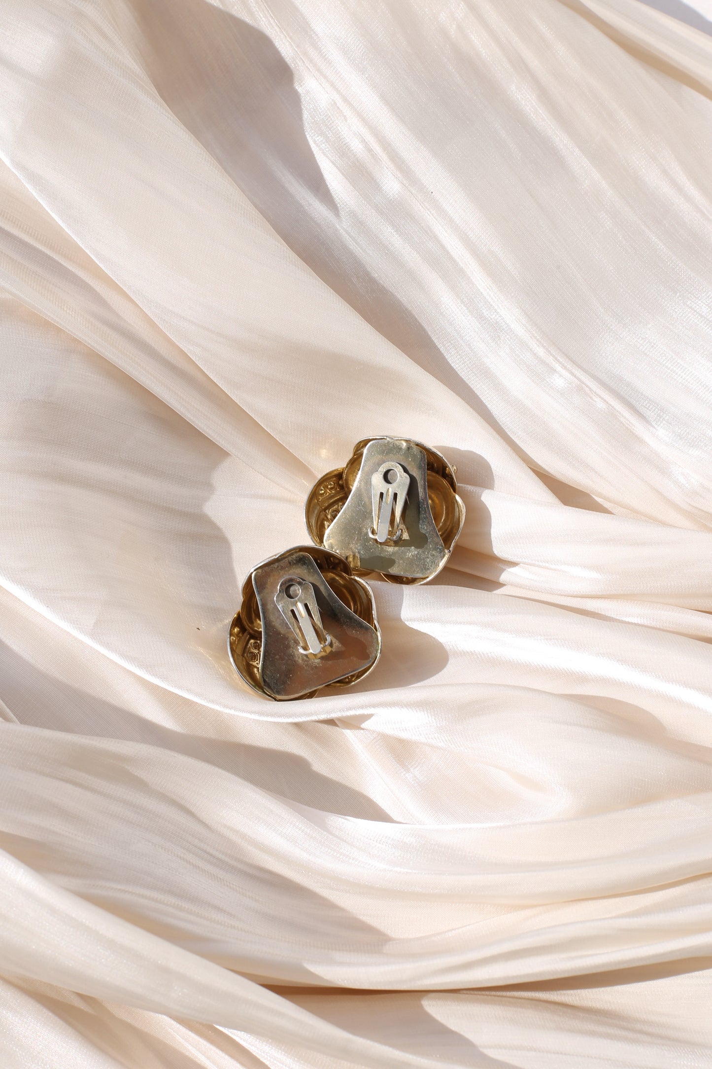 Violette Vintage Swirl Clip-Ohrringe