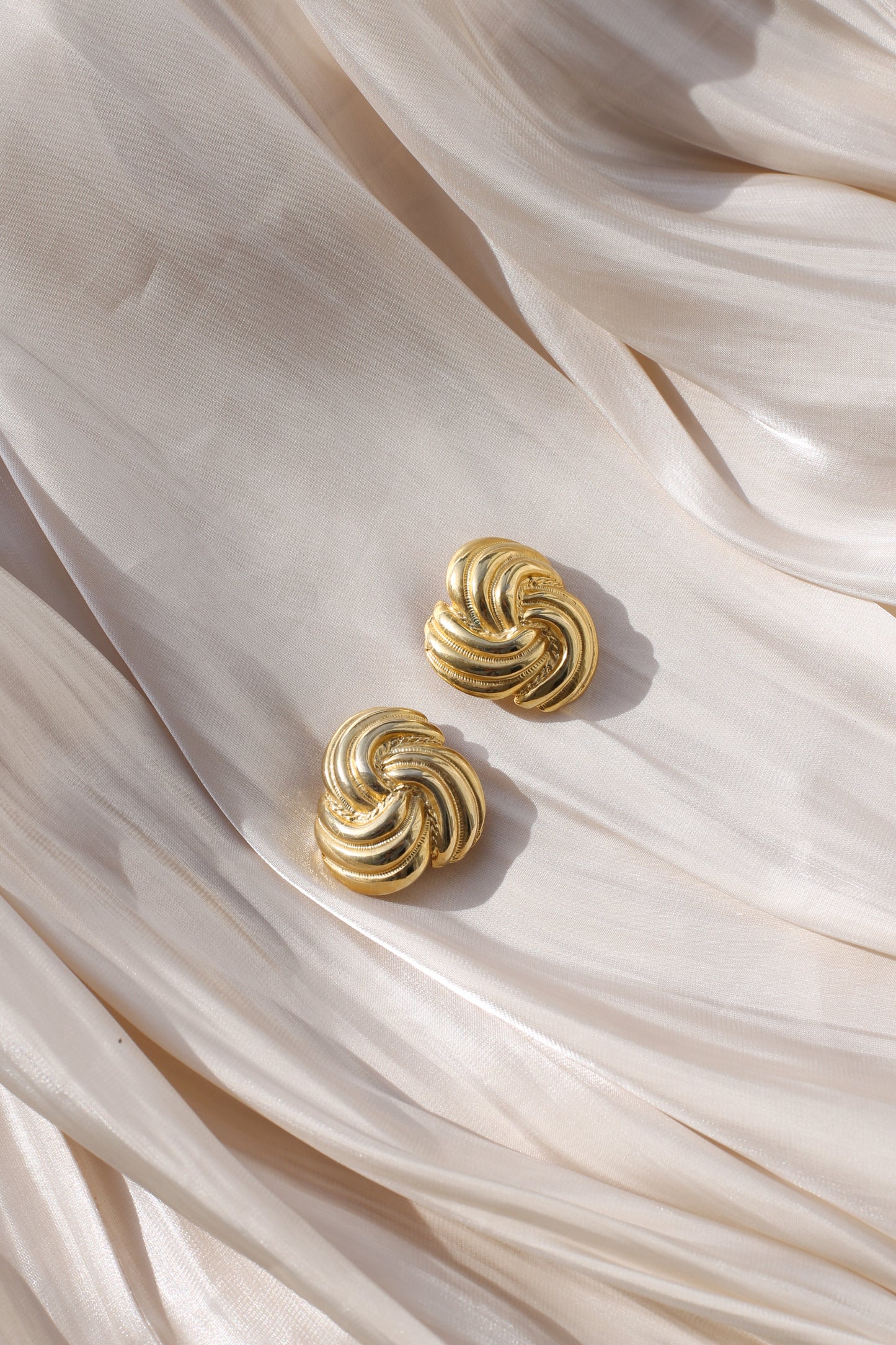 Evelina Vintage Swirl Clip-Ohrringe