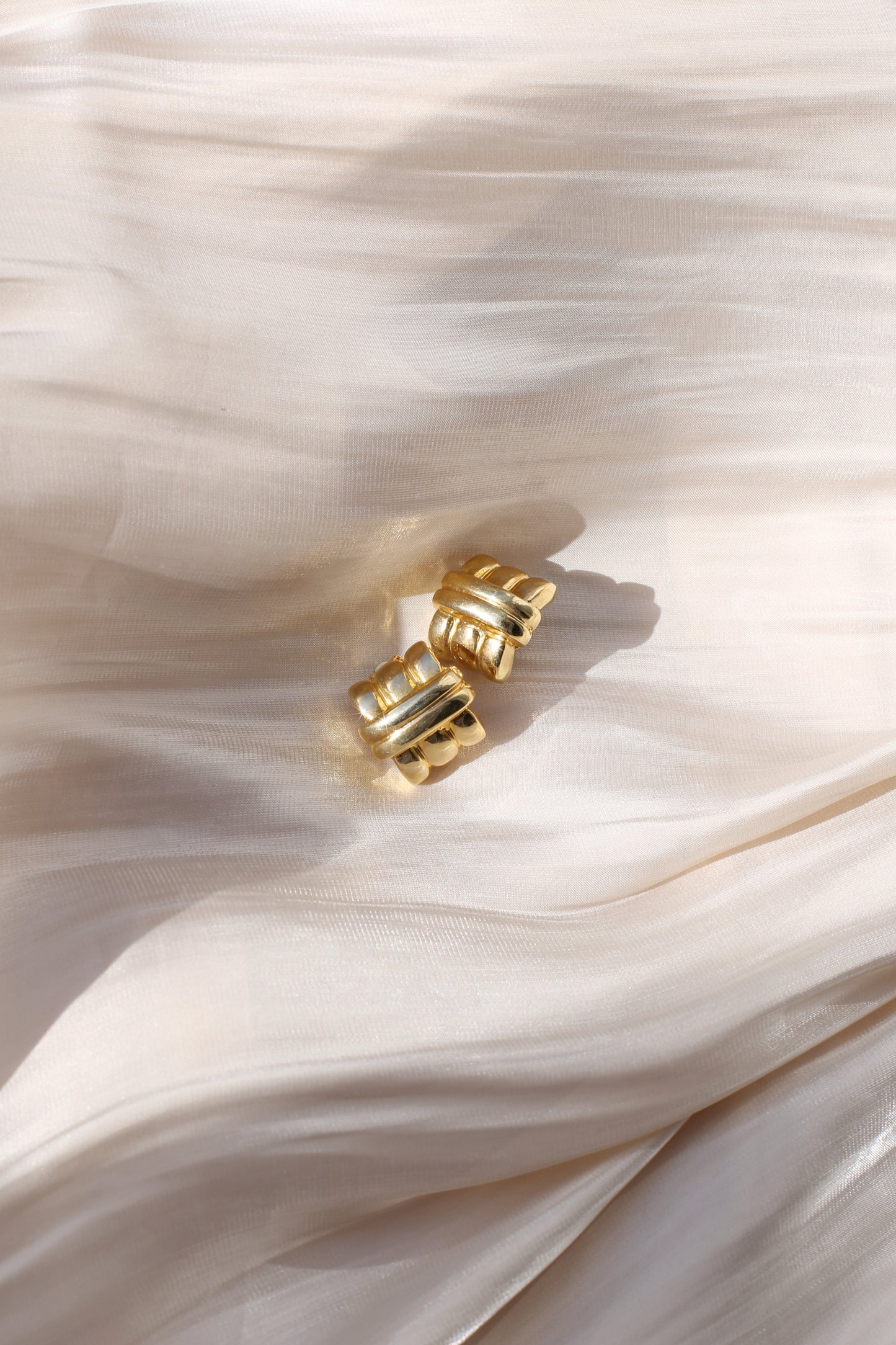 Giselle Vintage Skulpturale Knoten-Clip-Ohrringe