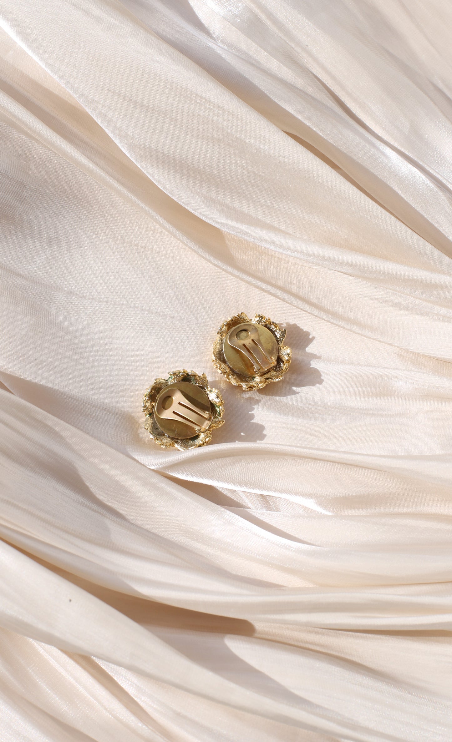 Ilaria Vintage Ohrclips mit gewebtem Knoten