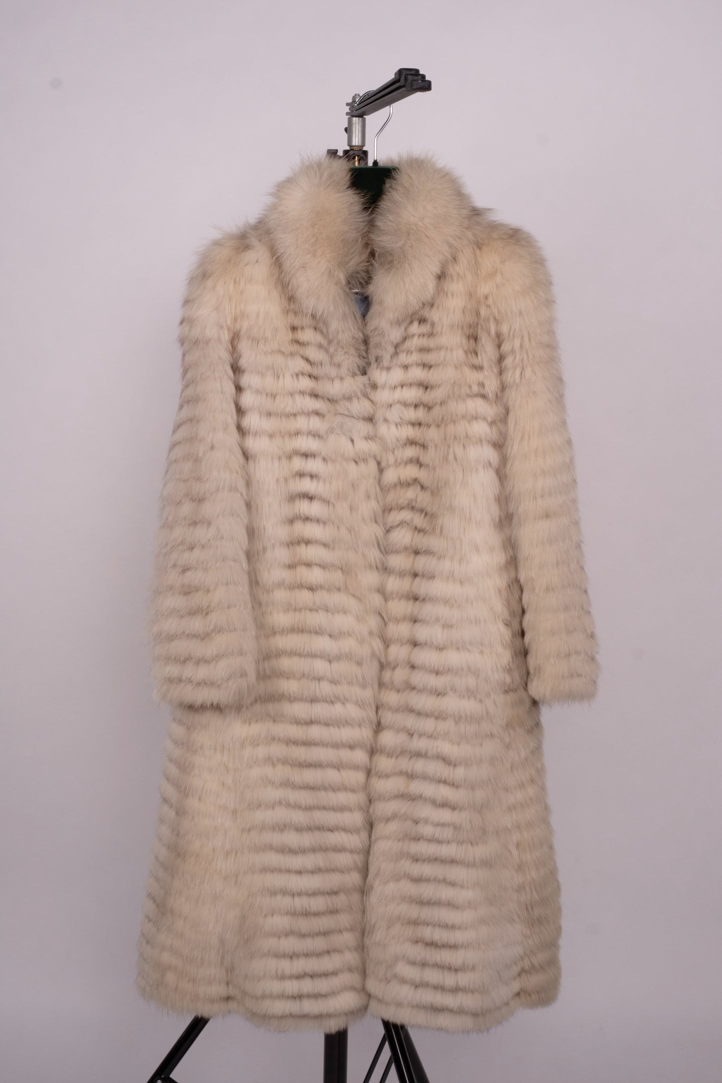 Vintage Silver Fox Fur Coat “Saphira”