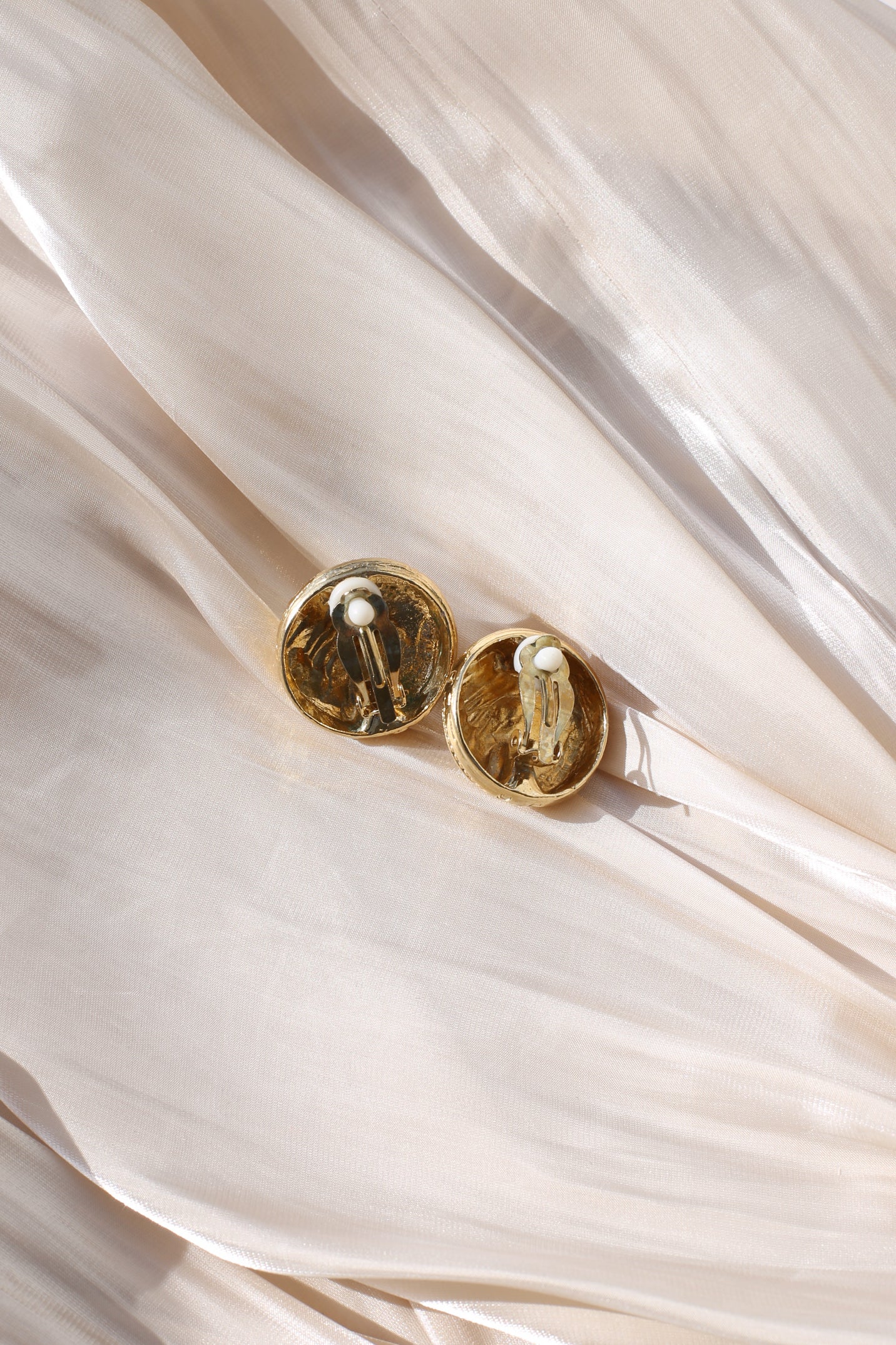 Paloma Vintage Perlenmedaillon-Clip-Ohrringe