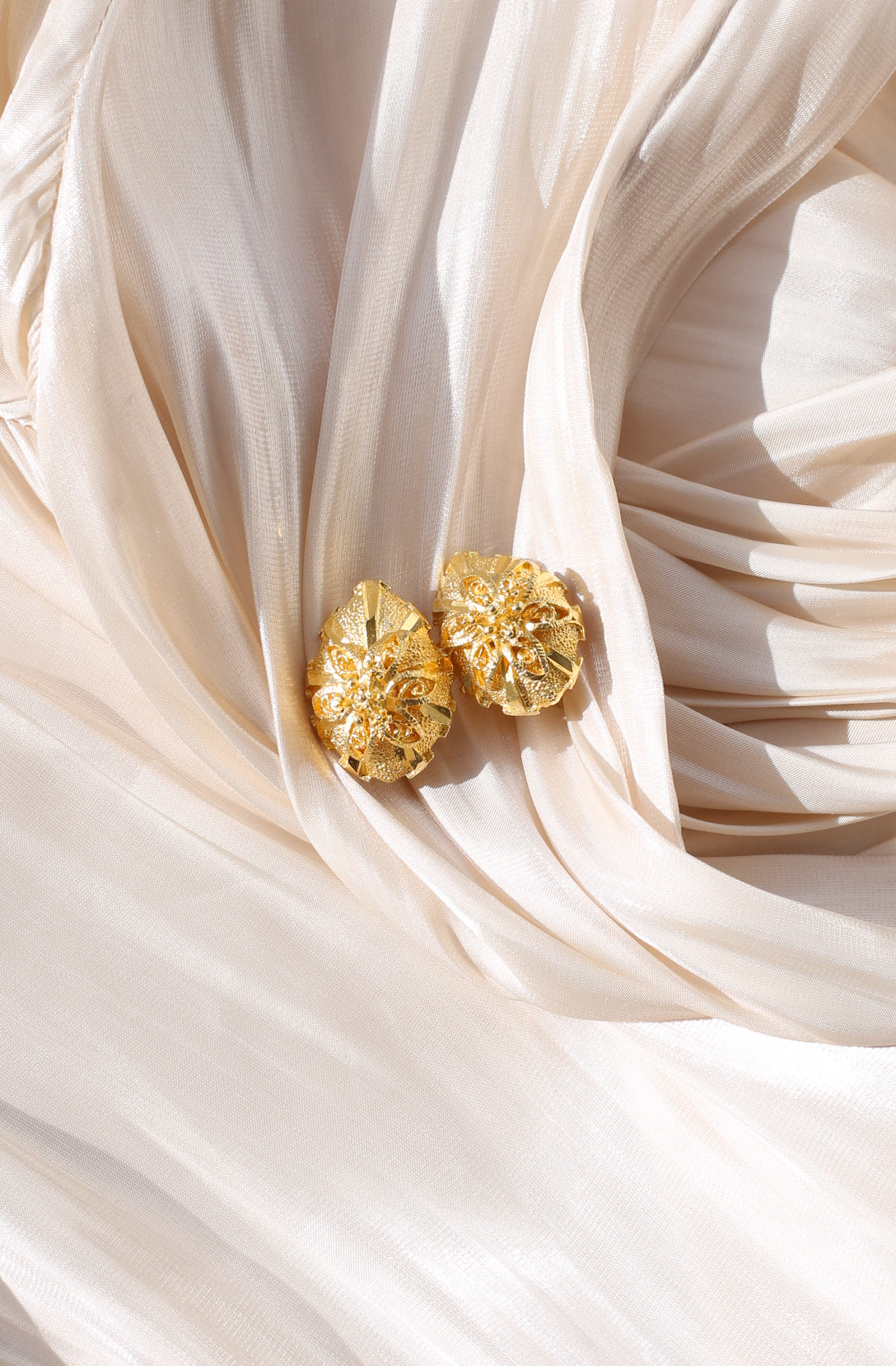 Romy Vintage Filigrane Blumen-Clip-Ohrringe